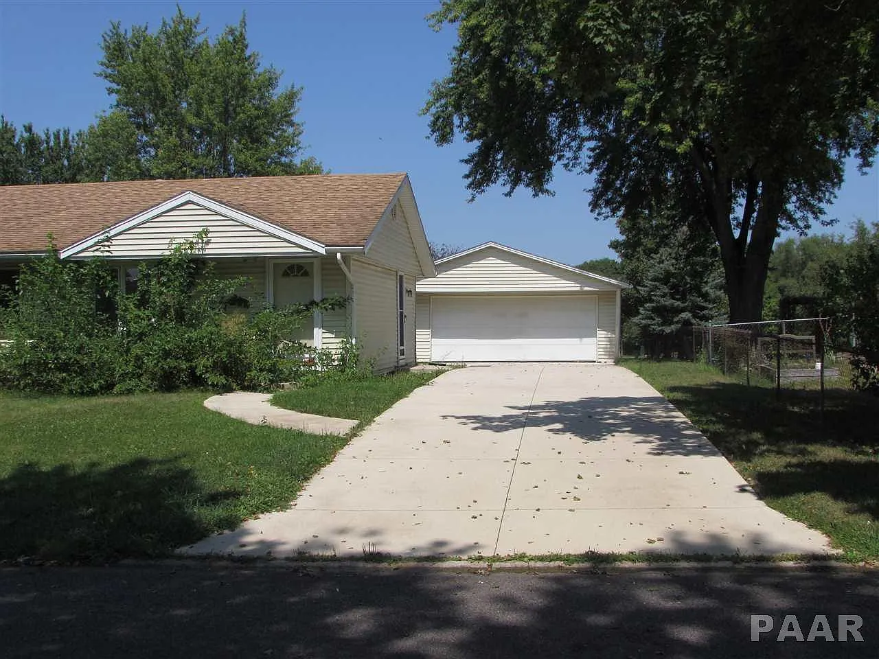 404 E Almond Dr photo 1