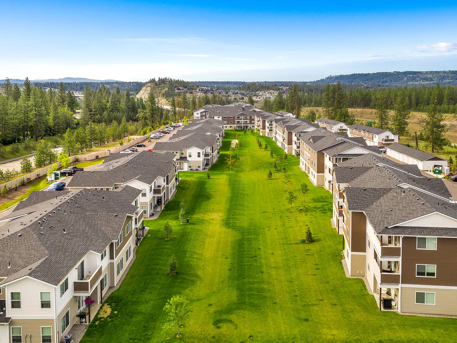 Blue Point Apartments — Photo 4