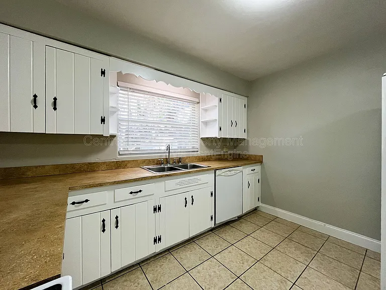 1510 Altaloma Ave — Photo 8