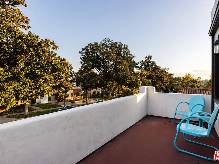 1935 N Catalina St — Photo 14