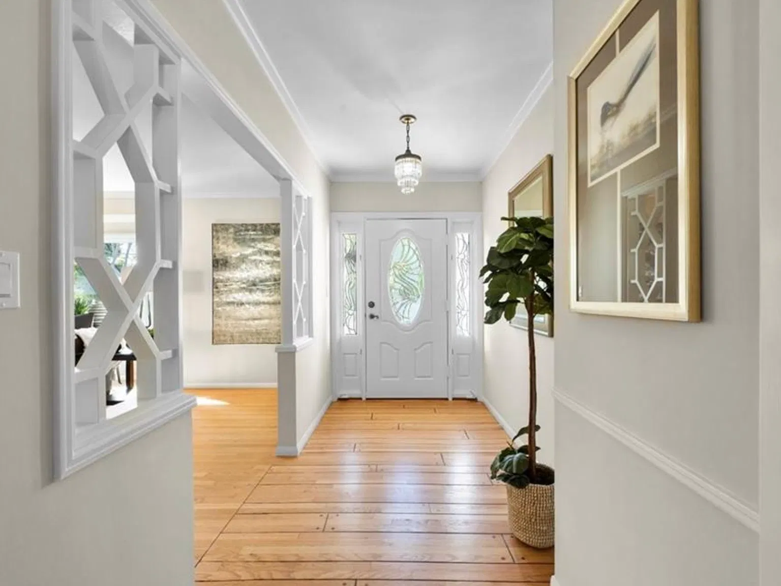 3 bed, 2300 sqft, $6,300 — Photo 4