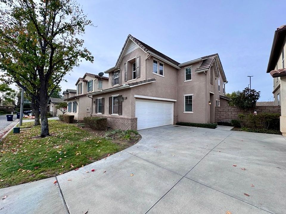 1st image of 35885 Gatineau St