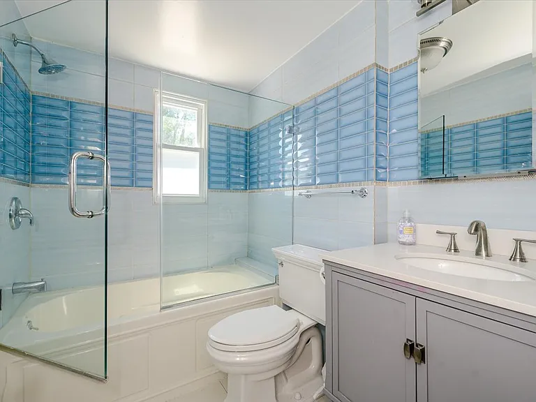 70 Longfellow Rd — Photo 22