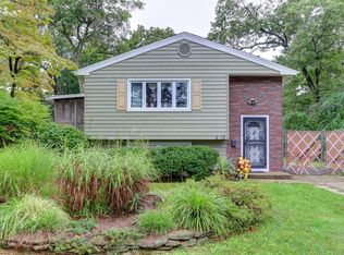 615 Mount Ave, West Babylon, NY 11704