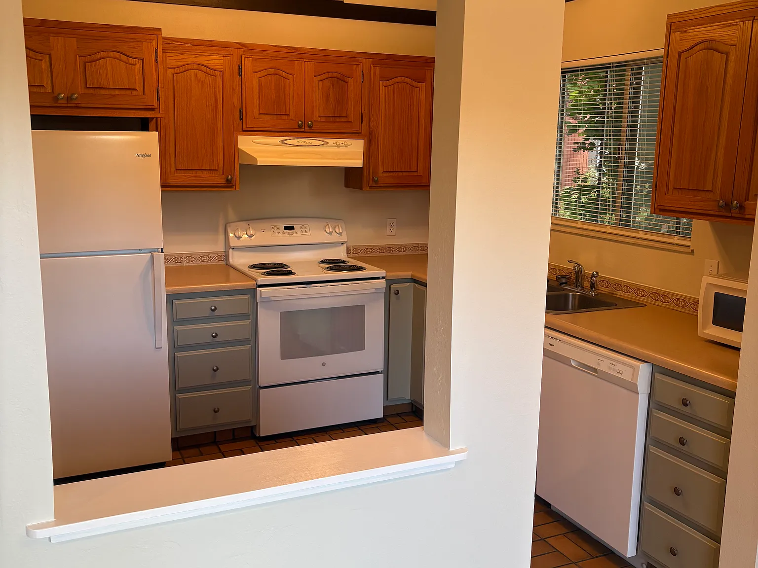 2 bed, 1500 sqft, $1,750 — Photo 2
