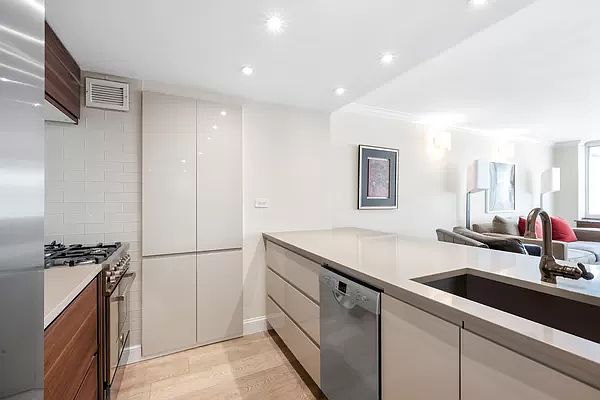 1st image of 295 Greenwich St #7LN