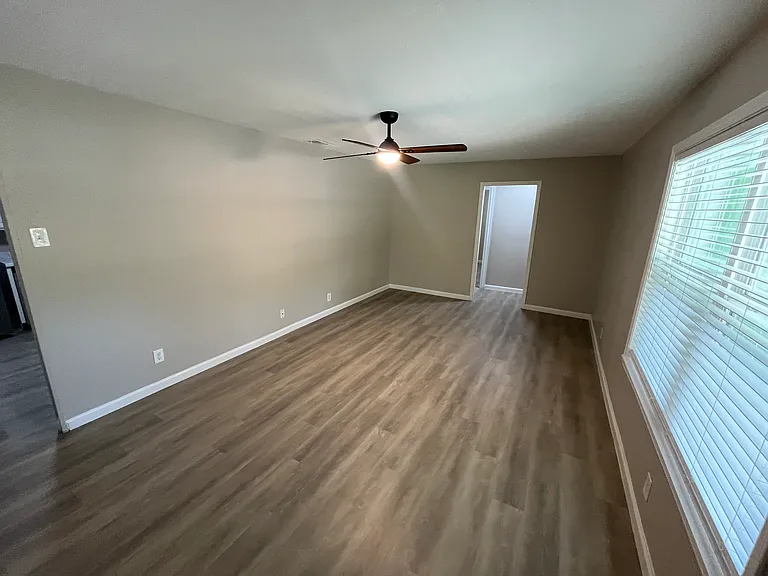 2911 Millmar Dr — Photo 3