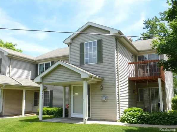 5026 Amhurst Ct #1, Waterford, MI 48327
