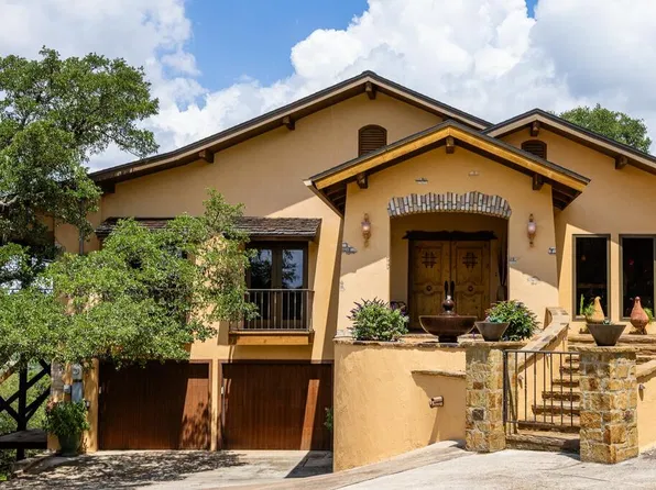 617 Hillside Dr, Kerrville, TX 78028
