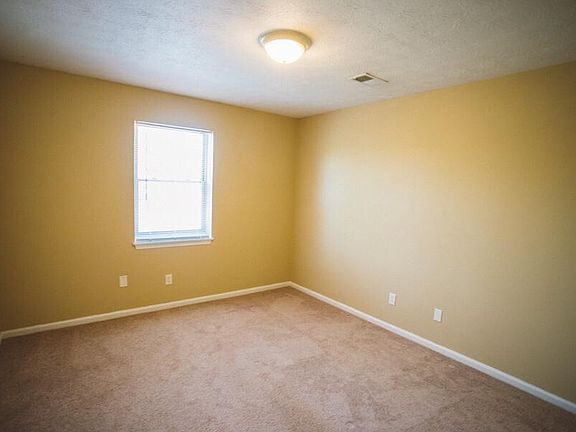 5th image of 230 Wayne Dr