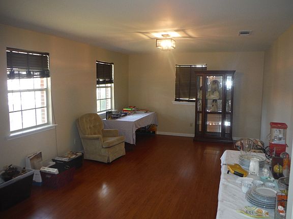 5th image of 2648 Hyman Pl