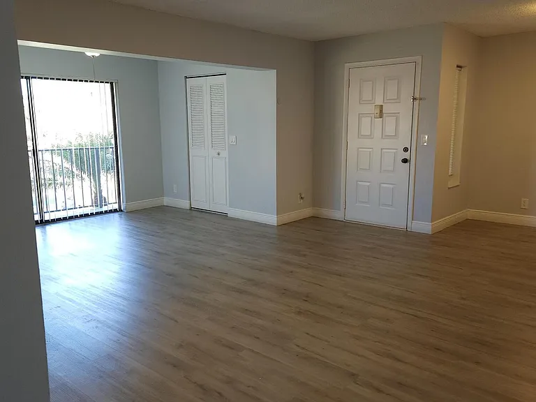 502 Shady Pine Way #D2 — Photo 7