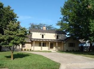 3040 S Chambery Ave, Springfield, MO 65804