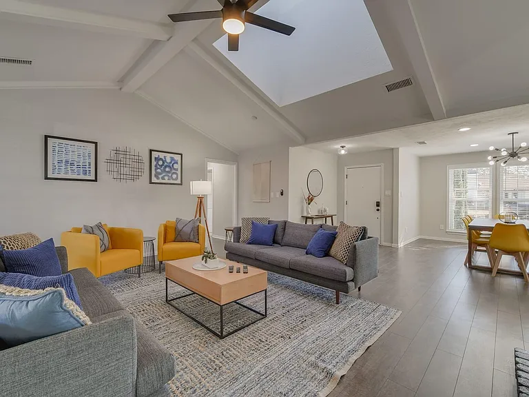 2421 Regal Rd — Photo 8
