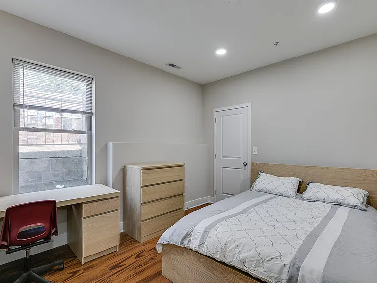 549 Armstrong St #101 — Photo 21