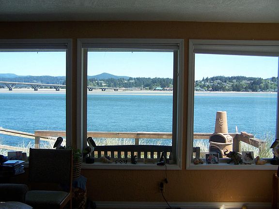 4th image of 405 NW Alsea Bay Dr