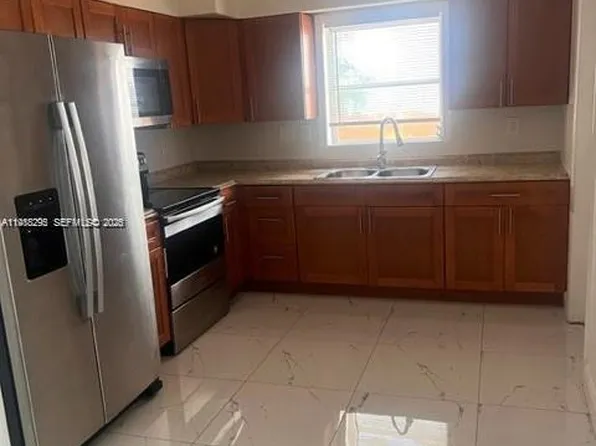 2530 Roosevelt St #1, Hollywood, FL 33020