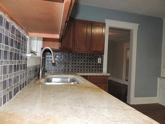3rd image of 4422 Vine St