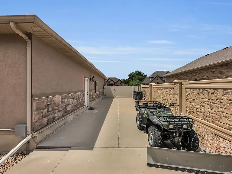 11159 S Via Encantada Way — Photo 40