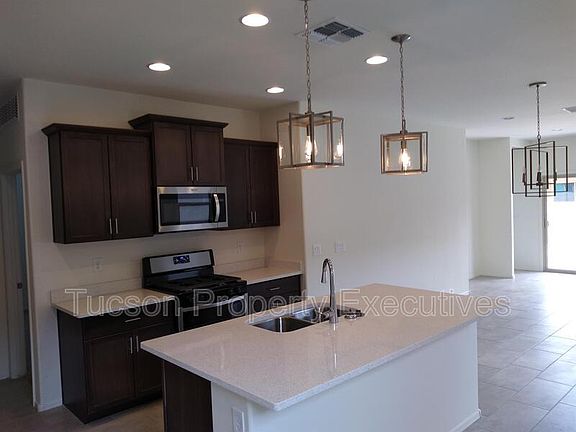 4th image of 10683 W Dickerson Dr