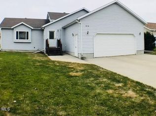 1014 Elizabeth Ave N, Thief River Falls, MN 56701