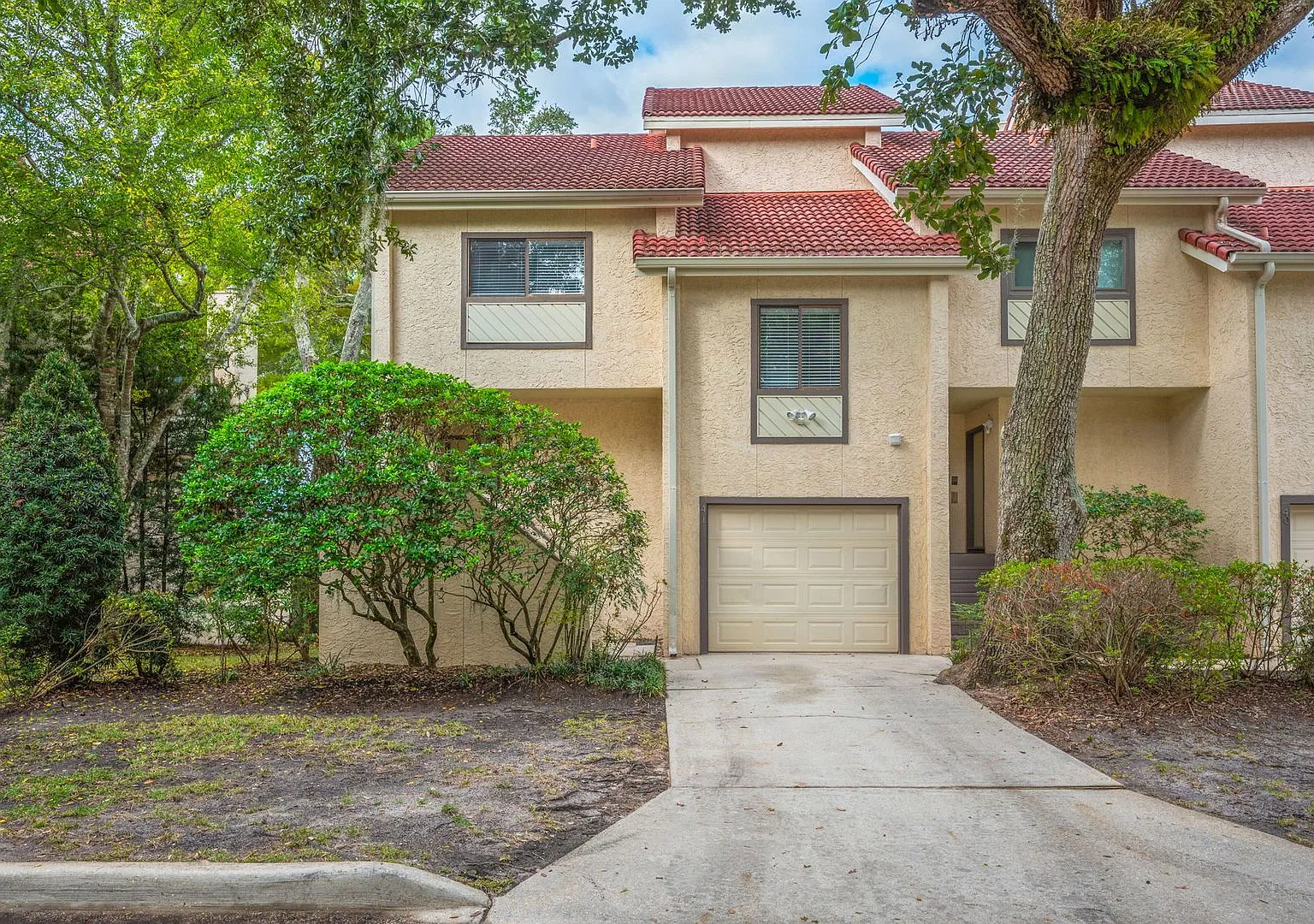 Waterfront Living in Bluewater Bay! — Photo 1