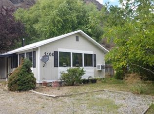 2106 Summit Dr, Oroville, WA 98844