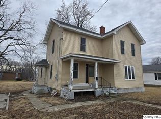 820 Center St, Carthage, IL 62321