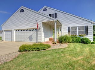 3204 Meridian Dr, Champaign, IL 61822