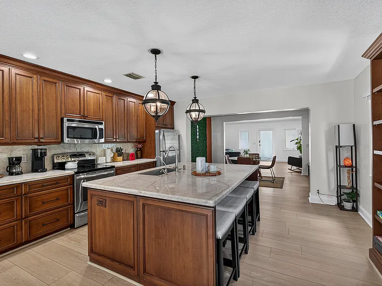 510 NE 8th Ave — Photo 24