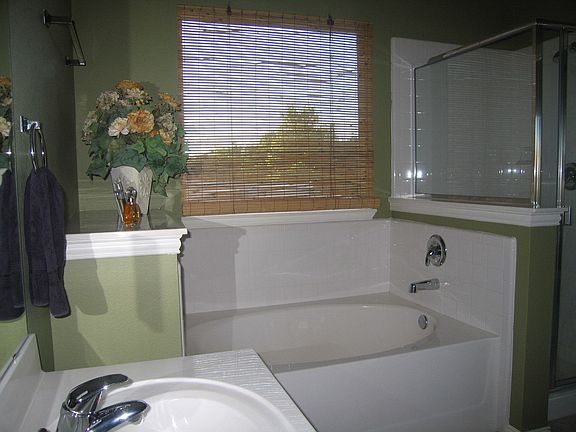 3rd image of 10225 Lakeview Dr