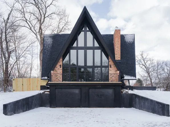 2574 E 259th Rd, Peru, IL 61354