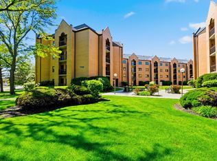 7420 W Lawrence Ave UNIT 202, Harwood Heights, IL 60706