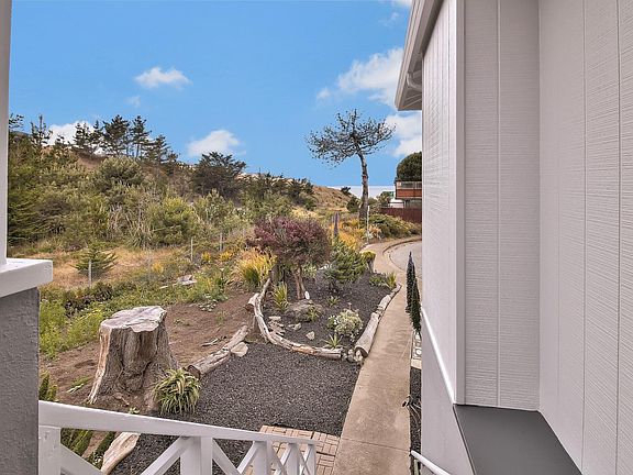 3rd image of 5094 Palmetto Ave