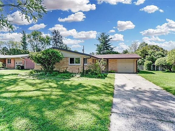 3rd image of 120 Lisa Ln