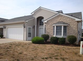 1396 E Cross Creek Dr, Willoughby, OH 44094