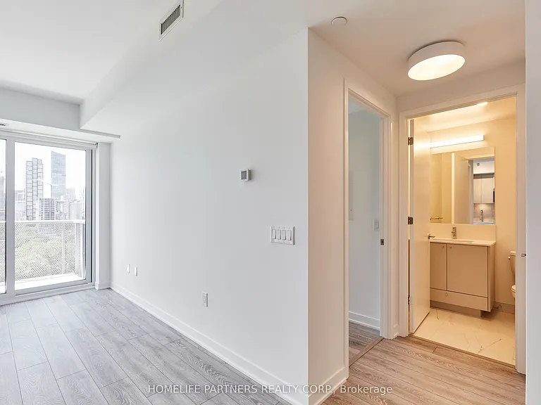 10 Oak St #1107 — Photo 9