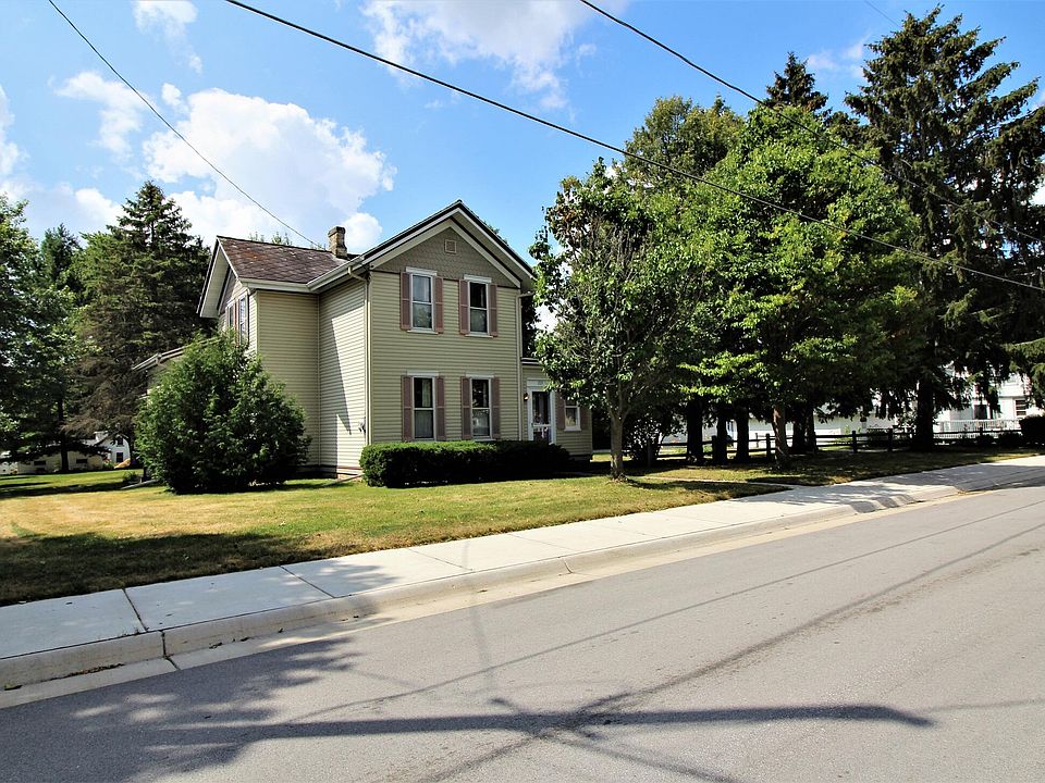 1st image of 221 Margaret St