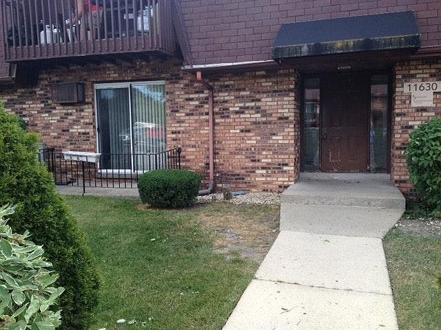Main entrance unit to left