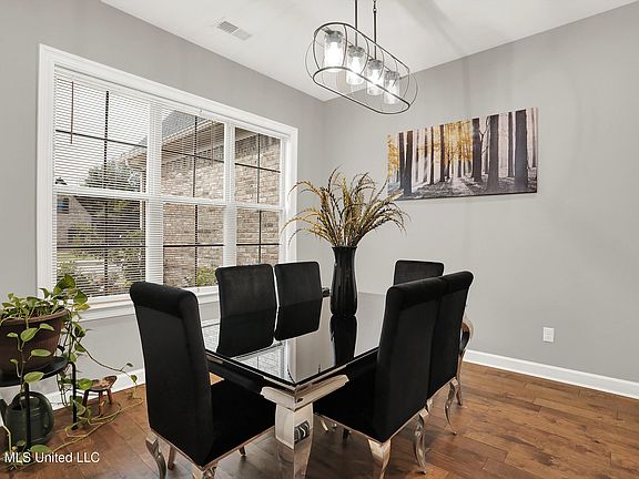 4th image of 10898 Wiseman Dr