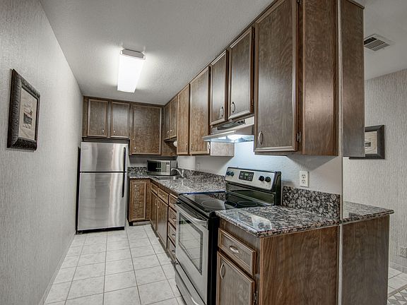 2nd image of 2812 N Auburn Ct #204