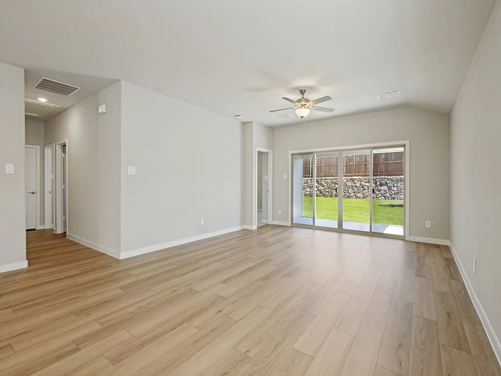3 bed, 1833 sqft, $2,250 — Photo 3