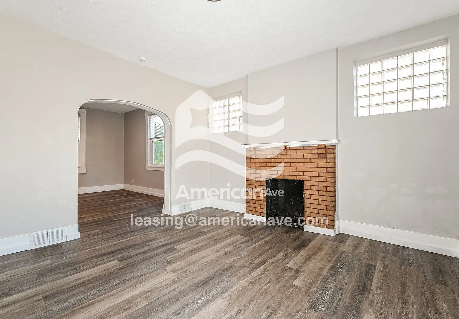 3 bed, 1.0 bath, 1328 sqft, $1,307 — Photo 2