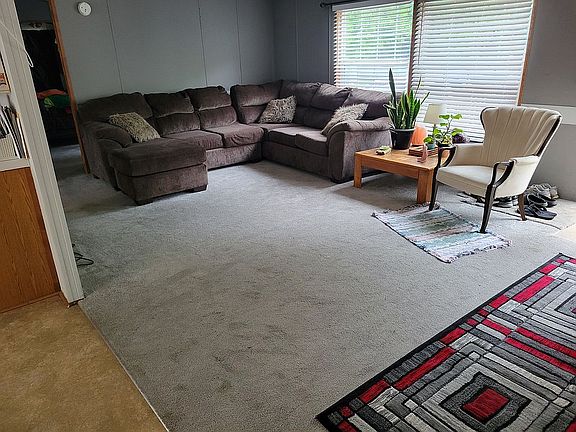 5th image of 329 Shady Brook Hts