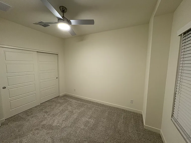 2264 W Laurie Ln — Photo 10