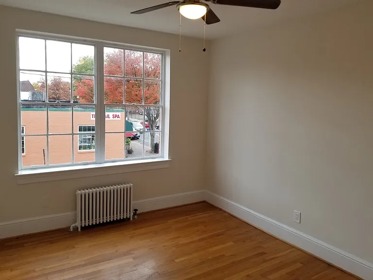 Mount Vernon Ave Apartments — Photo 13