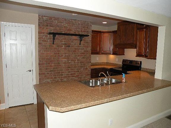 2nd image of 592 Juneway Dr