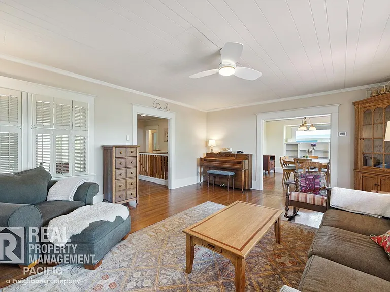 1550 Beverly Pl — Photo 5