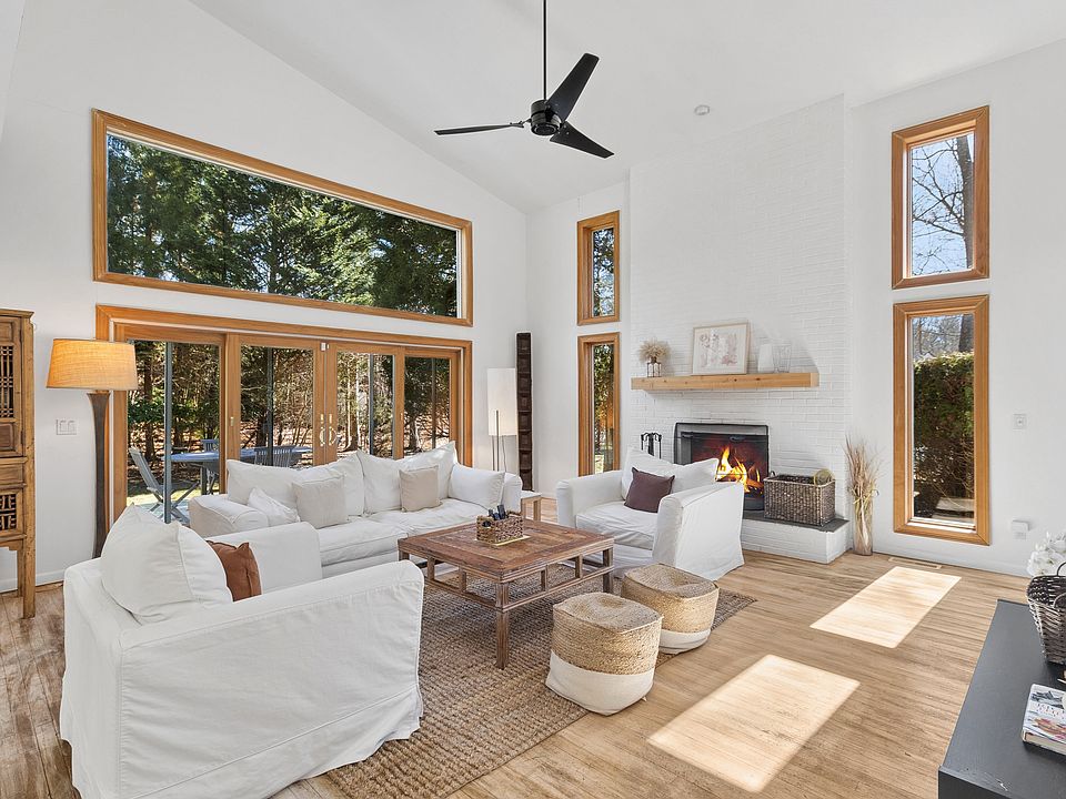 1st image of 27 Montauk Ave