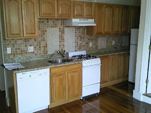 2nd image of 171 Hemenway St APT 018